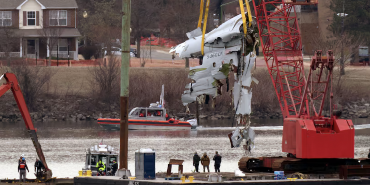 “워싱턴 항공기 충돌사고 당시 미군헬기 제한고도 초과했다”